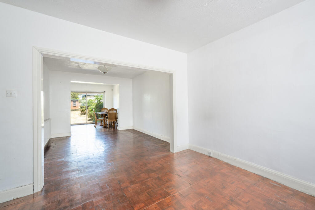 House in London, West Hendon - View 6