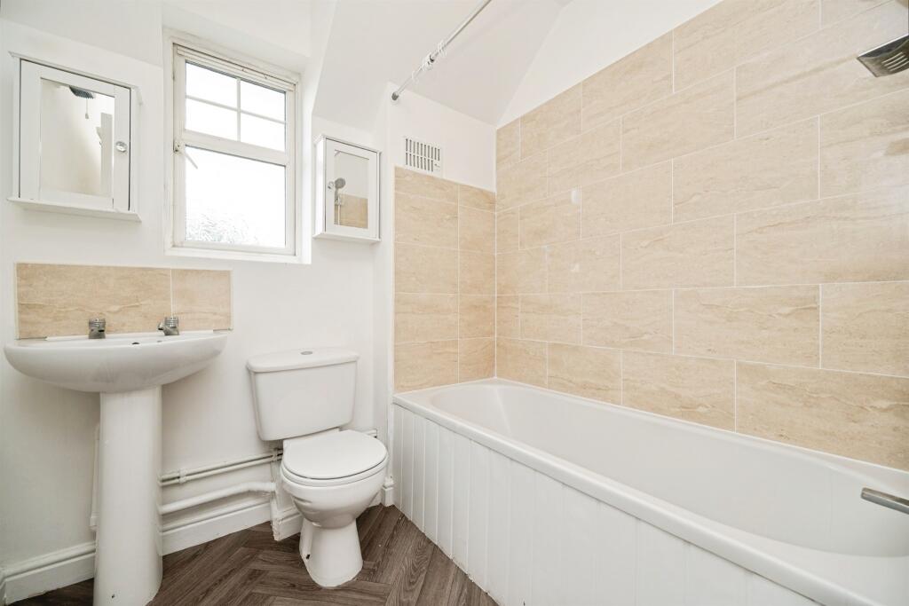 Apartment in Dudley - View 4