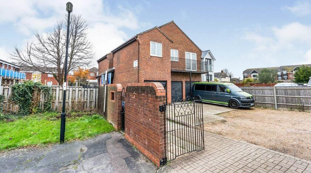 Main image of property: Cobden Marine Court, Pettinger Gardens, SO17