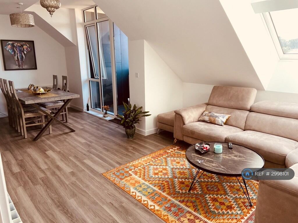 Apartment in Chelmsford - View 2