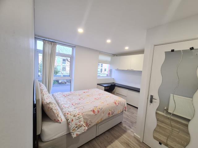 Main image of property: Harefields, Oxford, OX2