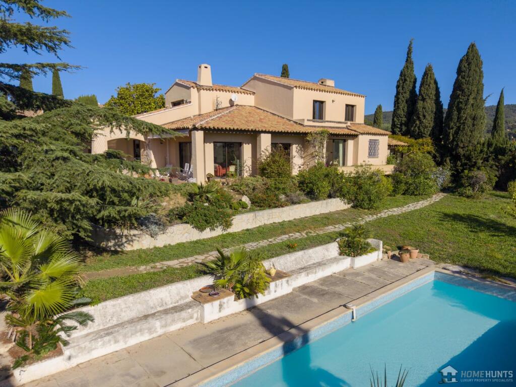 Main image of property: Provence-Alps-Cote d`Azur, Var, Sanary-sur-Mer