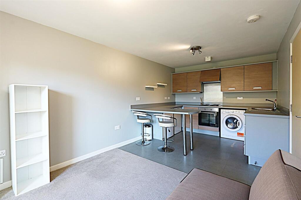 Apartment in Sheffield - View 4