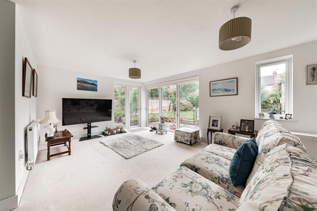 House in Canterbury - View 2