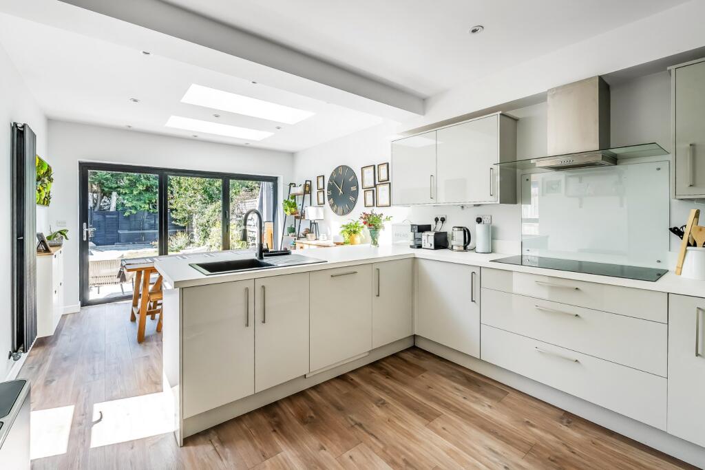 House in Guildford, Surrey - View 4