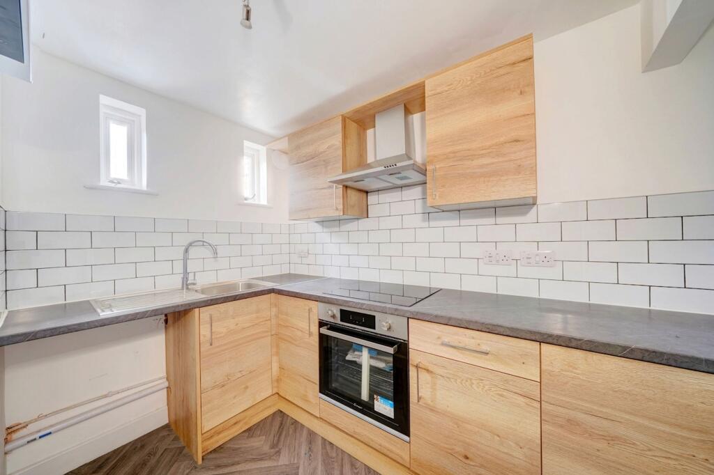 Apartment in Worcester - View 4