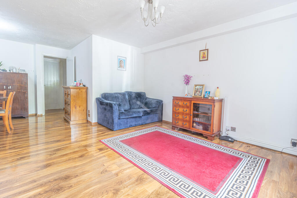 Apartment in Hatfield, Hilltop - View 2