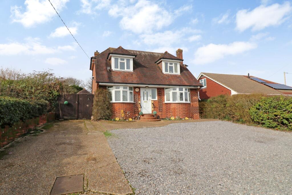 3-bed detached on Bursledon Road, Hedge End, SO30, £475,000