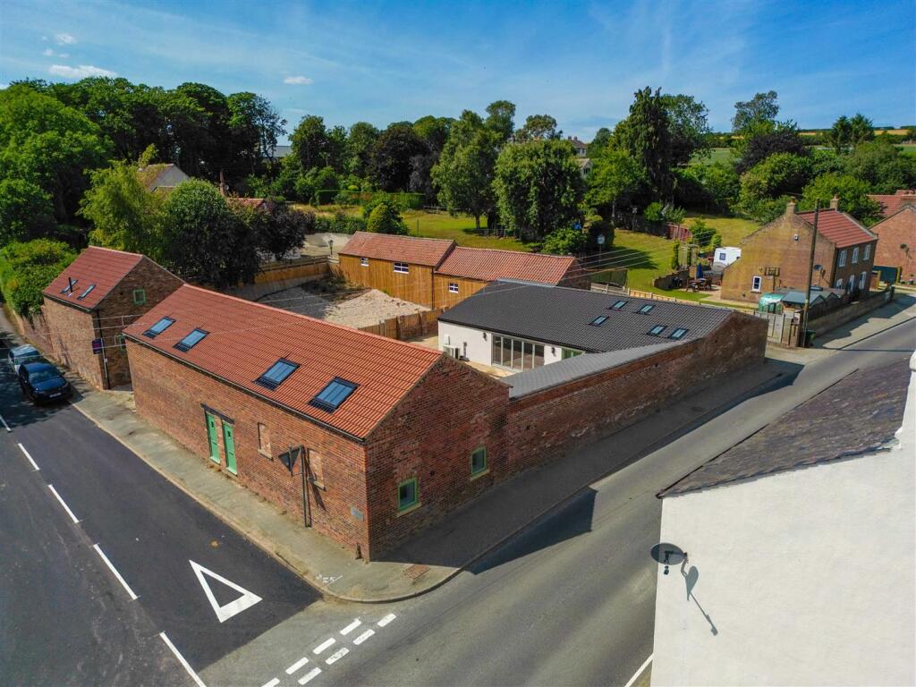 3-bed house on Foxholes, £280,000
