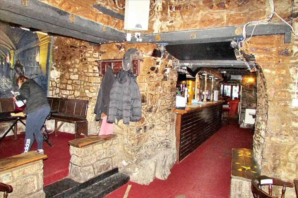 The Castle Inn, Main Street, Pembroke, Pembroke photo 4