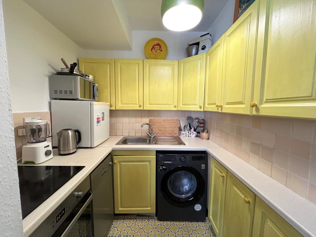 Apartment in Bournemouth - View 2