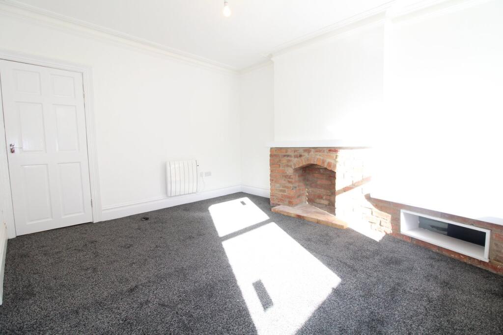 2-bed flat on West Street, Wisbech, PE13, £140,000
