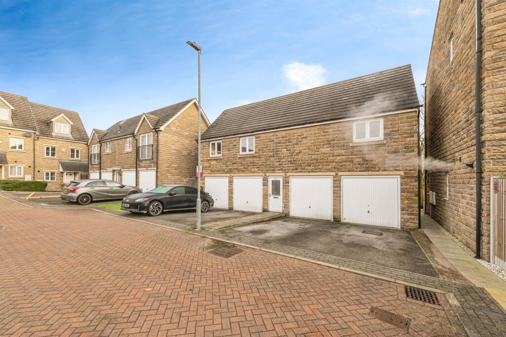 Main image of property: Highfield Chase, DEWSBURY