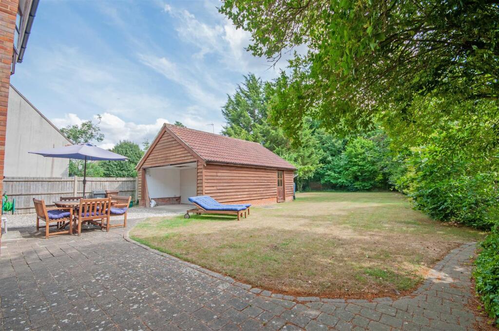 Partridge Green, Broomfield, Chelmsford photo 3