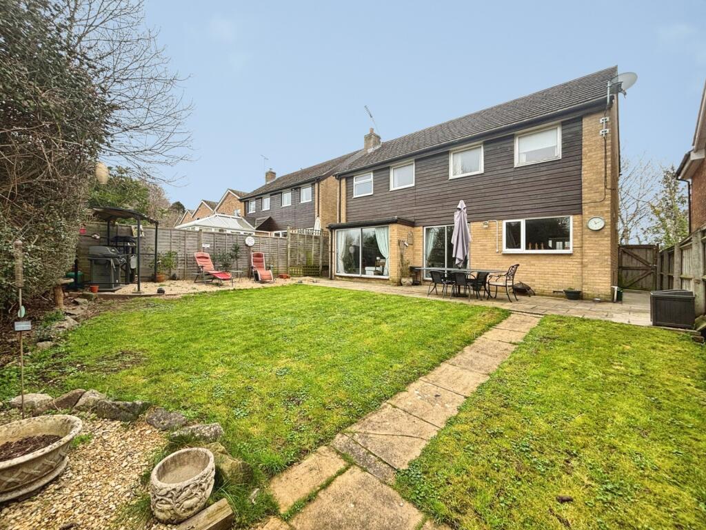 Pembridge Close, Charlton Kings, Cheltenham photo 4
