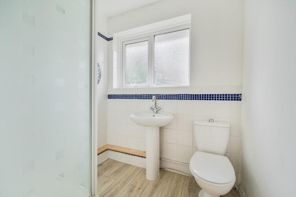 Apartment in Canterbury, Kent - More
