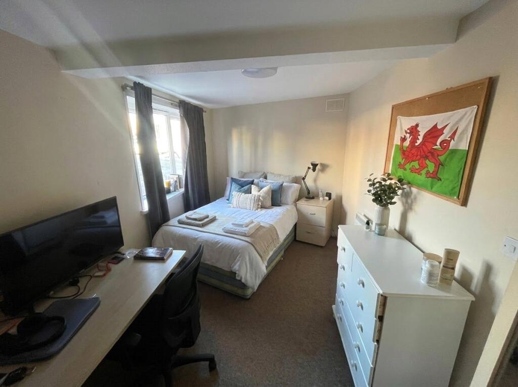 Main image of property: Oak Road, Horfield, Bristol, BS7