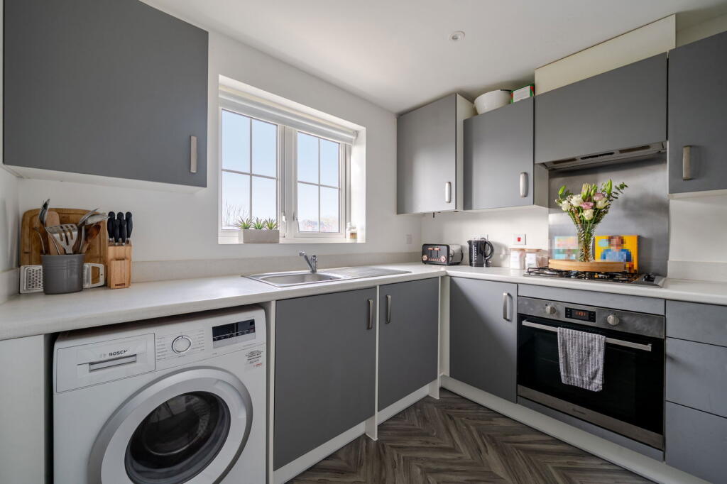 Sunningdale Close, Boorley Green, Southampton, SO32 photo 2