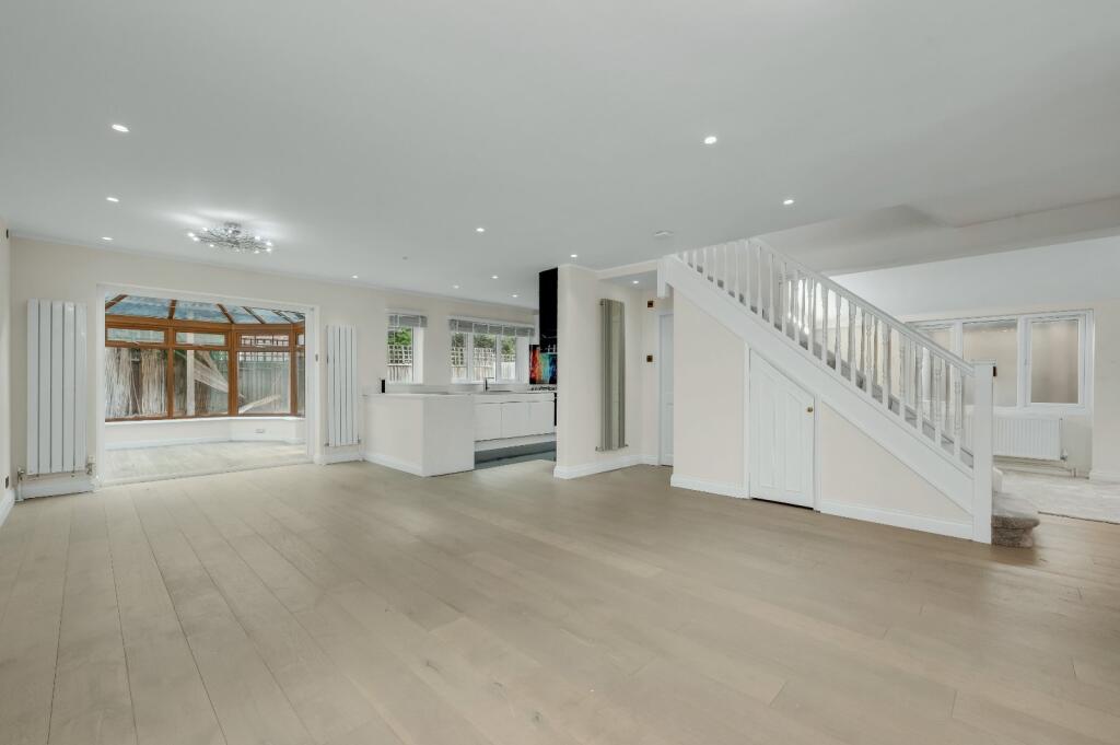 House in Elmbridge, Long Ditton - View 5