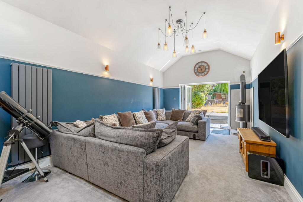 House in Stratford upon Avon, Stratford-upon-Avon - More