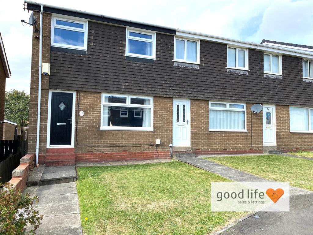 3-bed house on Trevarren Drive, Grangetown, Sunderland, £125,000