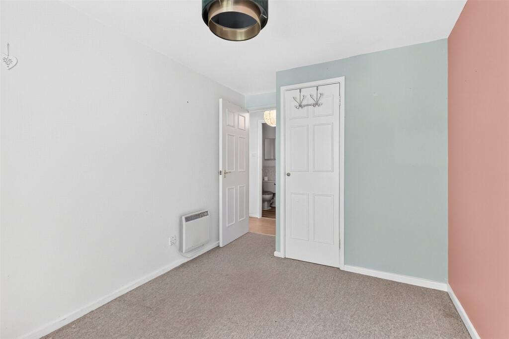 Apartment in Bracknell - View 6