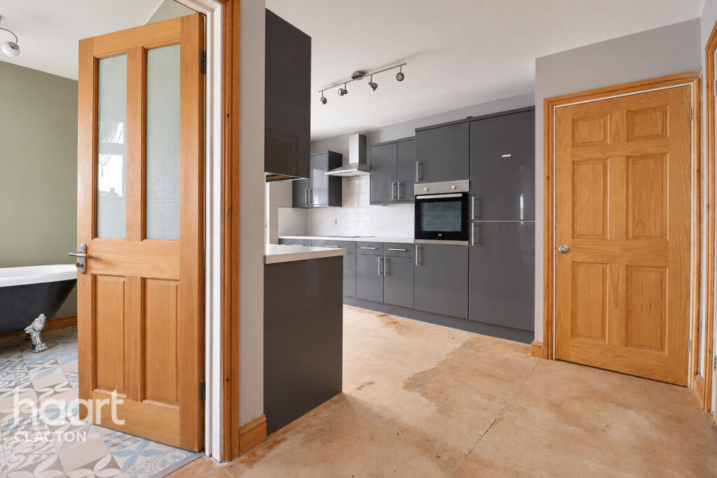 House in Little Clacton - View 4