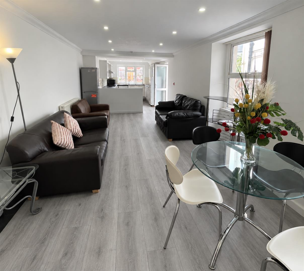 Main image of property: Miskin Street, Cardiff