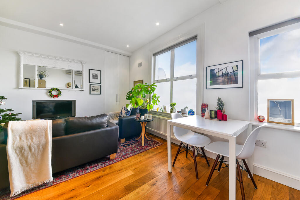 Main image of property: Cambridge Gardens, W10