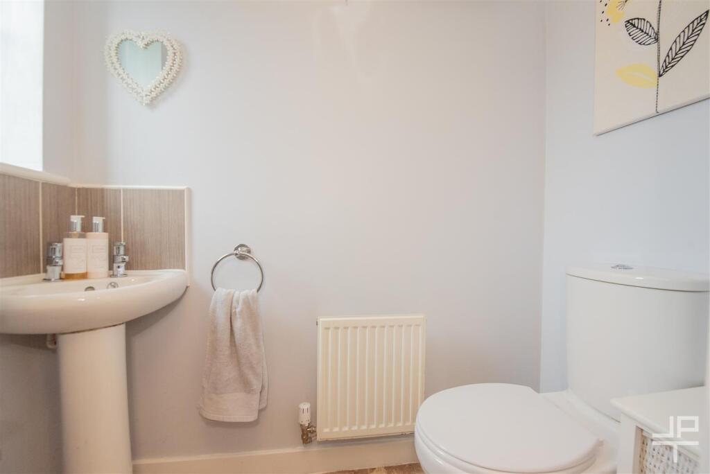 House in Leigh, Bedford - View 5