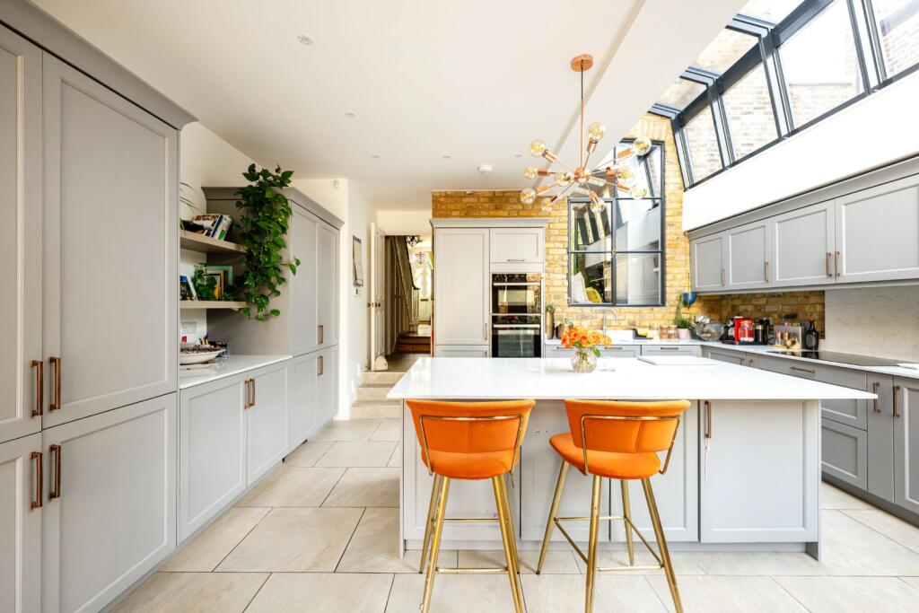 Main image of property: Dyne Road