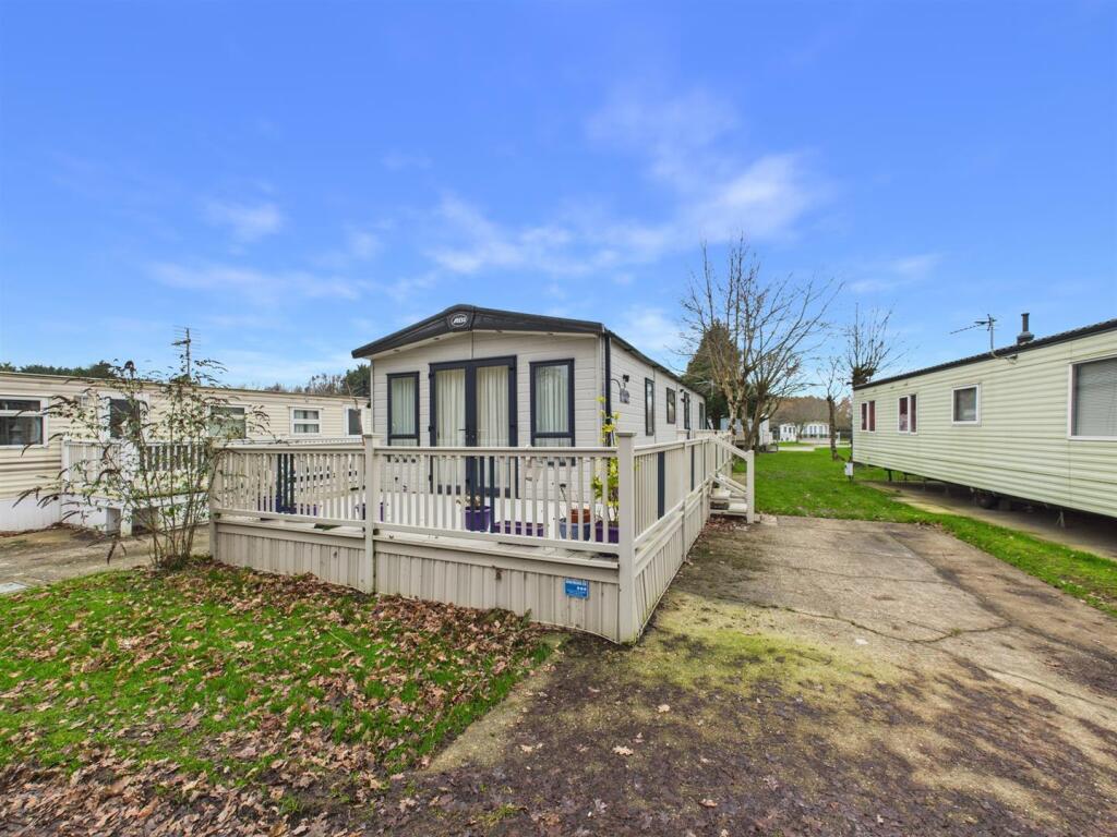 Main image of property: Woodthorpe Hall Leisure Park, Alford