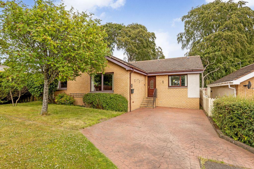 Main image of property: 83 Candlemaker's Park, Gilmerton, Edinburgh, EH17 8TN