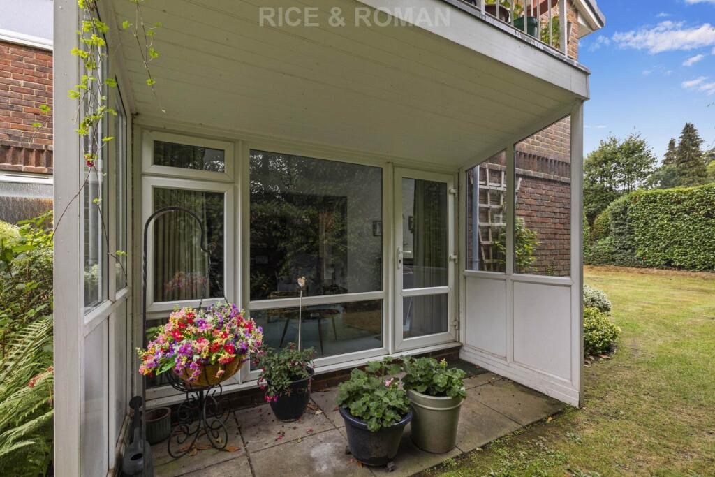 1-bed other on Gunters Mead, Esher, £170,000