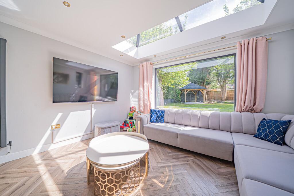 Monkspath Close, Shirley, B90 - View 3