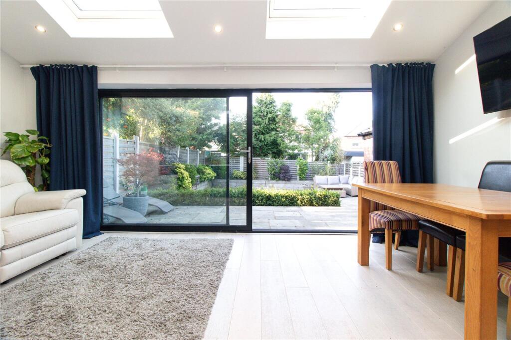 House in Wakefield, Lupset - More