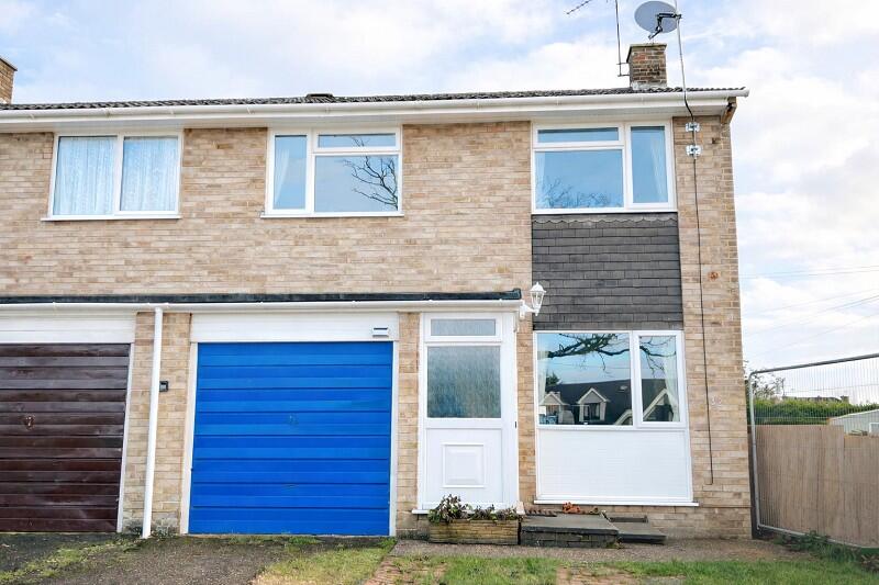 Main image of property: Oak Road, New Milton, Hampshire. BH25 5BD