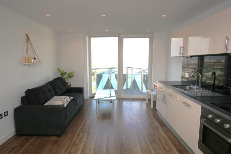 Apartment in Salford, MediaCityUK - View 4