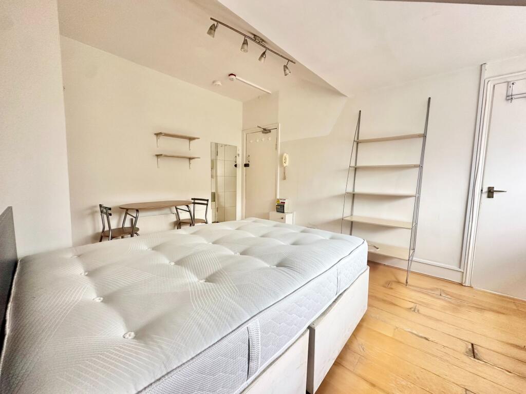 Studio flat for rent