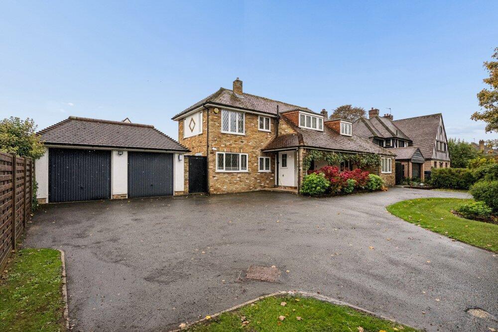 Main image of property: Beechwood Avenue, Little Chalfont, Buckinghamshire, HP6