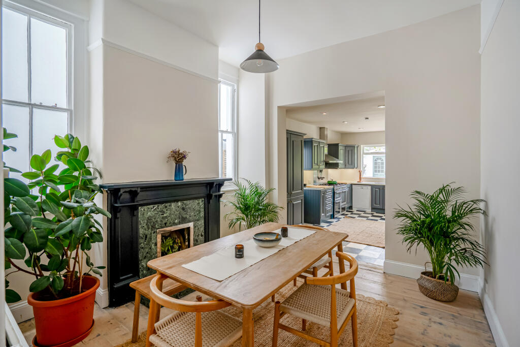 House in Brighton - View 5