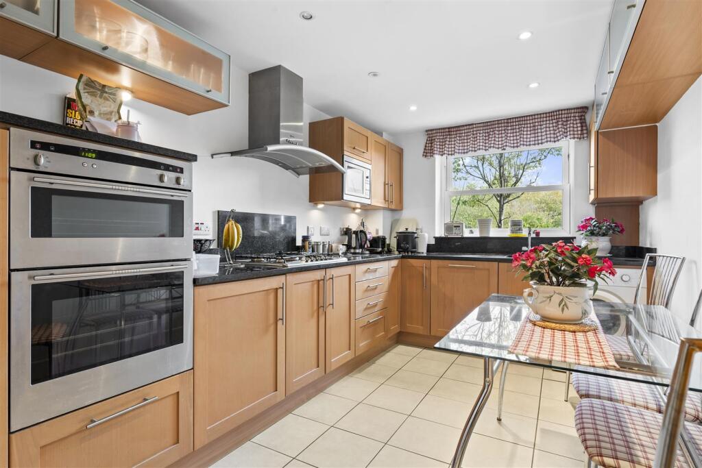 Apartment in London, Chingford Green, Chingford - View 5