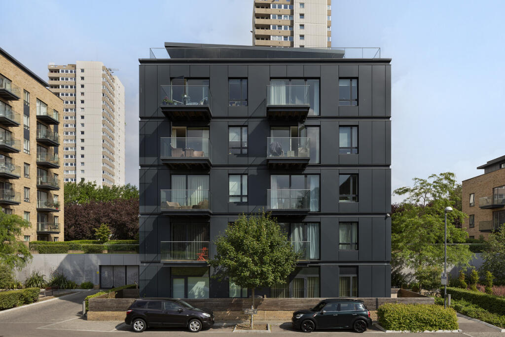 Main image of property: Heritage Place, Brentford, TW8