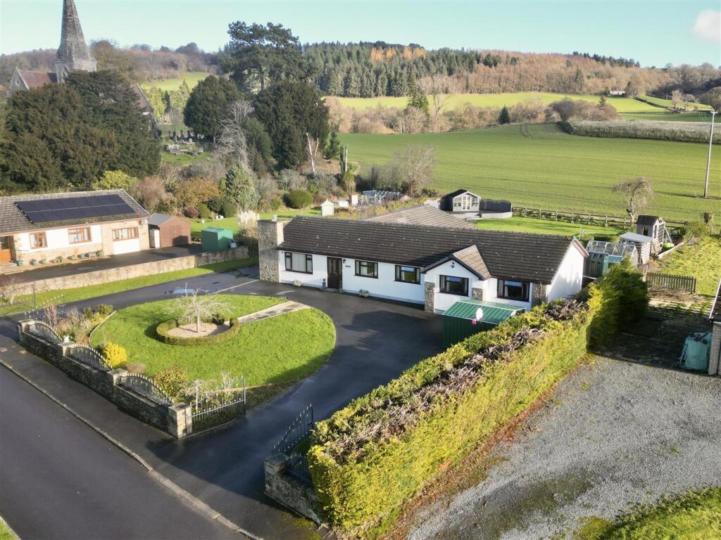 5-bed detached on Evenjobb, Presteigne, £525,000