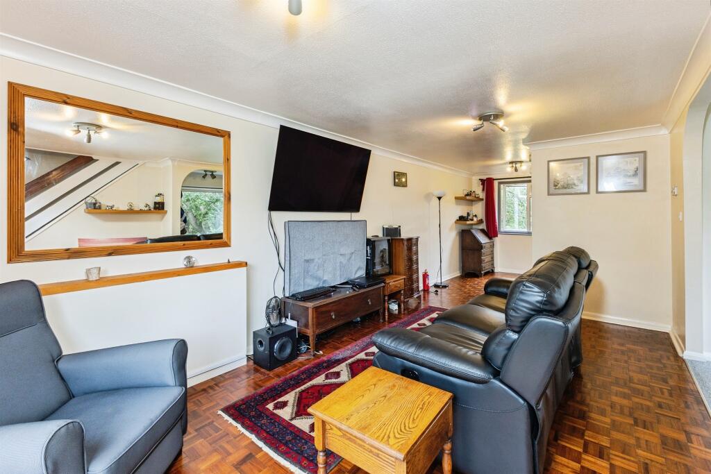 Apartment in Reading - View 5