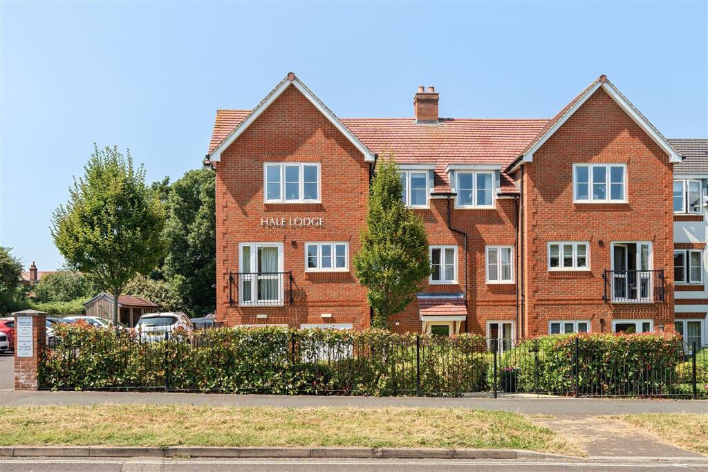 Main image of property: Hale Lodge, Littlehampton, West Sussex