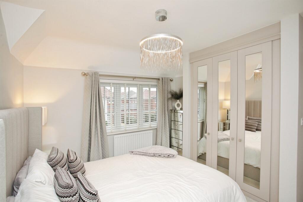 House in Rugby, Clifton-upon-Dunsmore - More