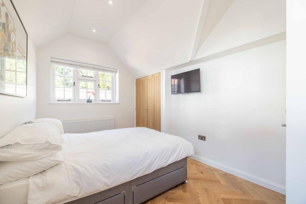 House in Slough, Fulmer - View 4