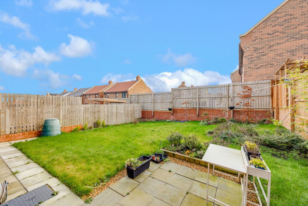 Larkspur Avenue, Callerton, NE5 1DG photo 4