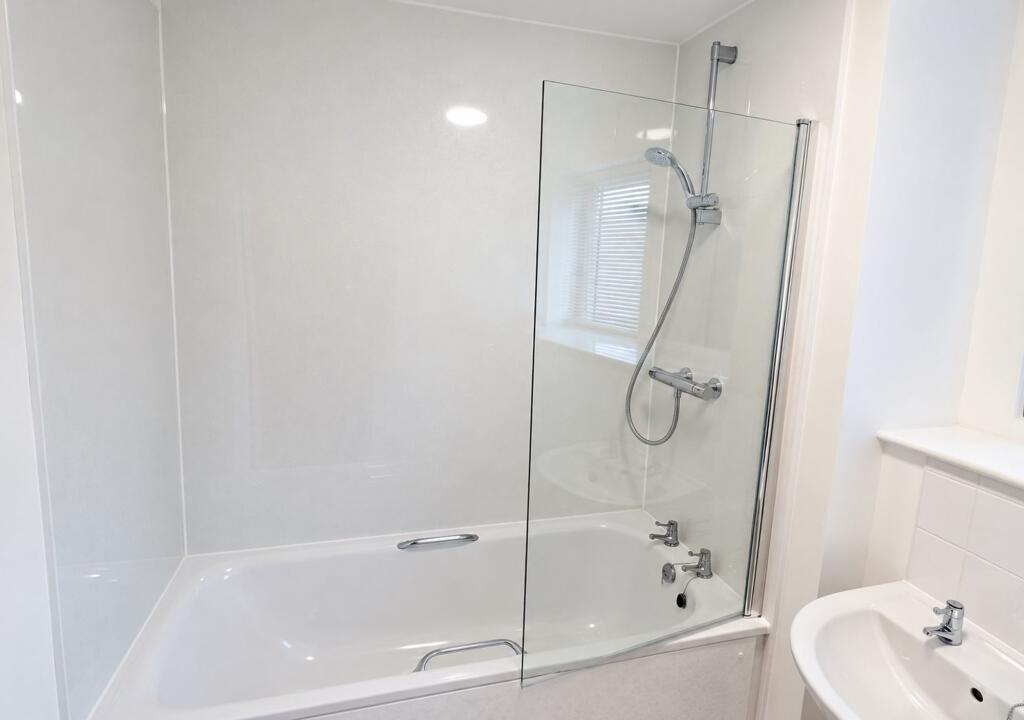 Apartment in Motherwell, North Lanarkshire - View 5
